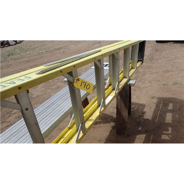 10’ FEATHERLIGHT STEP LADDER