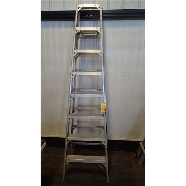 ALUMINUM 8' HEAVY DUTY STEP LADDER