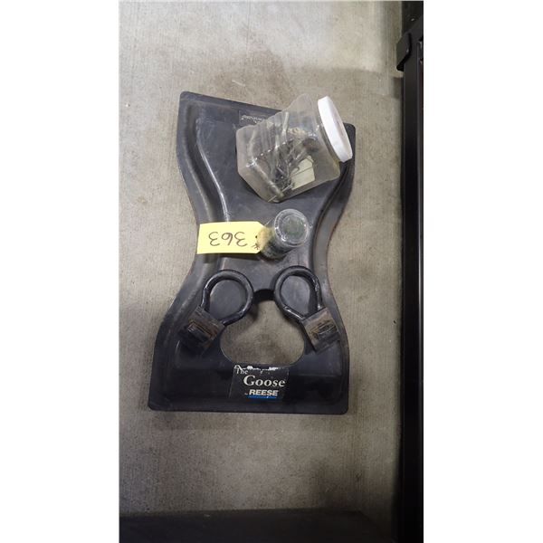 REESE 25,000 LB FIFTH-WHEEL HITCH 2 5/16" BALL