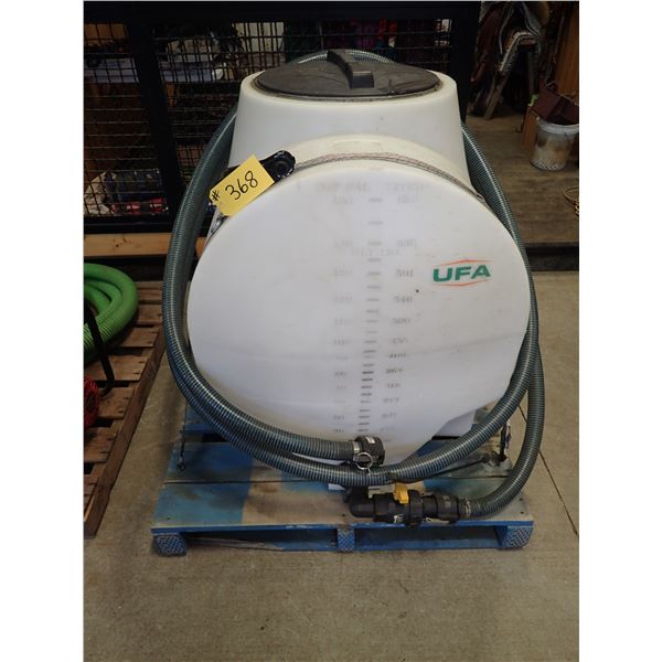 150 GALLON WATER TANK MOUNTED ON A PALLET