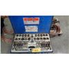 Image 1 : TAP & DIE SET