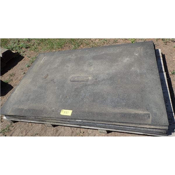 RUBBER MAT APPROX. 4’ X 6’ X 3/4” 7 PIECES PLUS NUMEROUS SMALLER PIECES