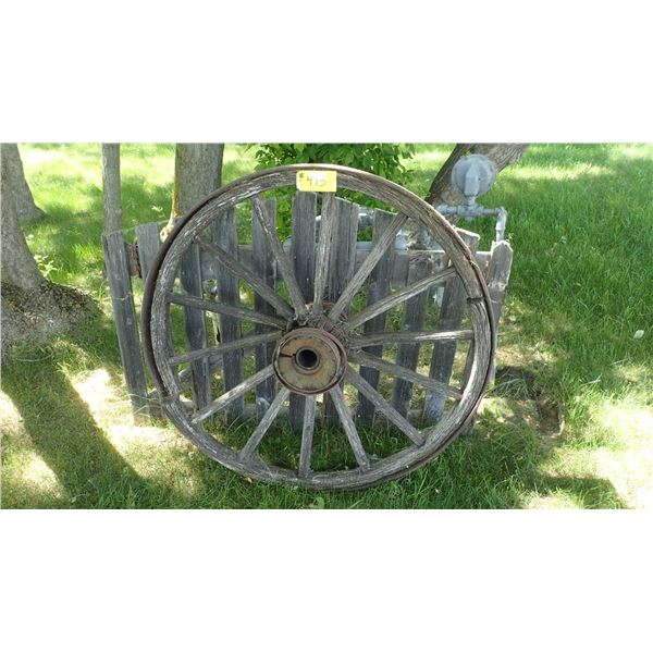 ANTIQUE WAGON WHEEL & PICKET FENCE