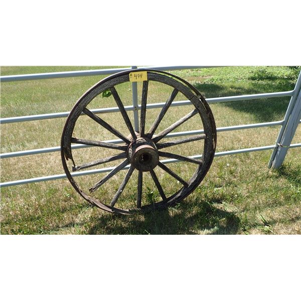 ANTIQUE WAGON WHEEL