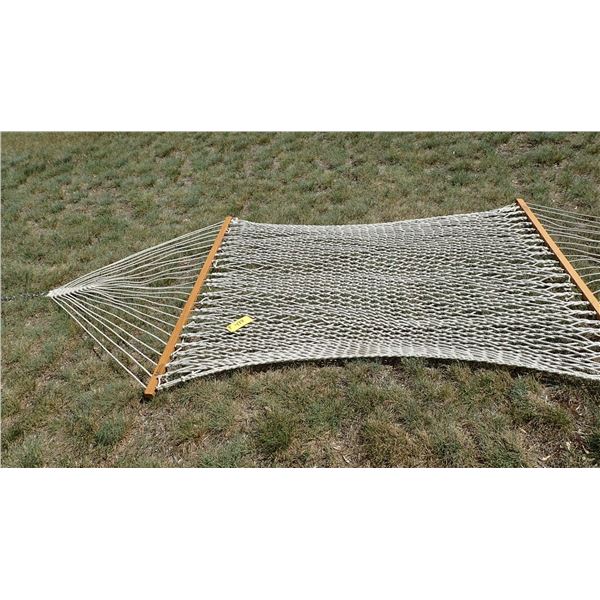 HAMMOCK WITH MOUNTING HARDWARE