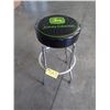 Image 1 : JOHN DEERE STOOL