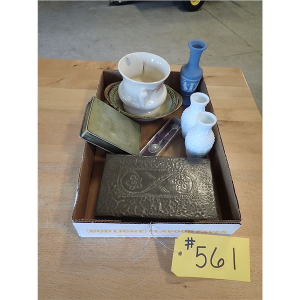 ANTIQUE & COLLECTABLE ITEMS