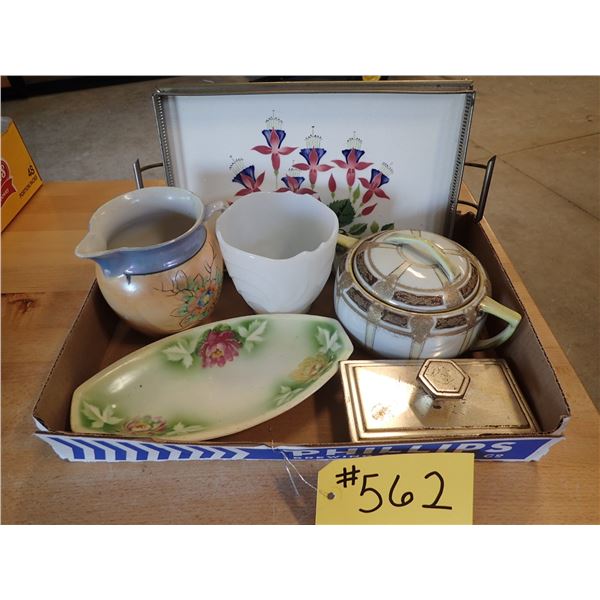 ANTIQUE & COLLECTABLE ITEMS