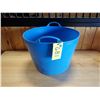 Image 1 : TUBTRUGS 38 LITER/10 GALLON FLEX TUB