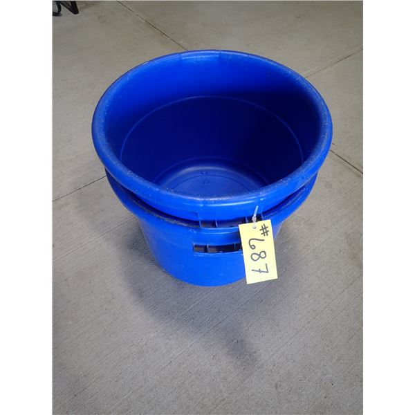 2 - MANURE BUCKETS