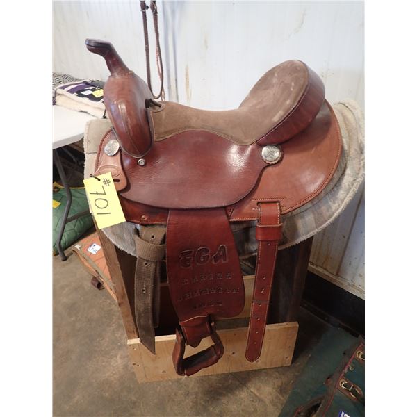14 1/2" TALL HORSE SADDLERY BARREL RACING SADDLE, 7” GULLET, C/W 30" WOOL FRONT CINCH