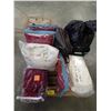 Image 1 : PALLET OF HOUSEHOLD; BEDDING, PILLOWS, COMFORTER, DUVET & TRAVEL BAG