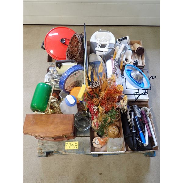 PALLET OF HOUSEHOLD; ELECTRIC WOK, MIXER, LAMP, HUMIDIFIER ETC.