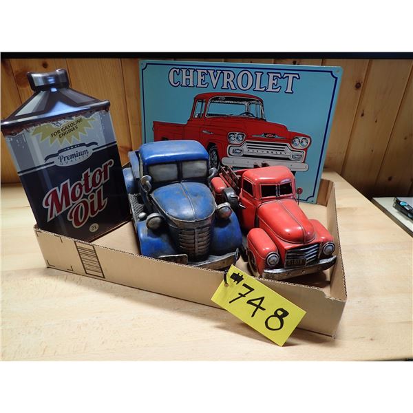 2 MODEL TRUCKS AND 2 SIGNS