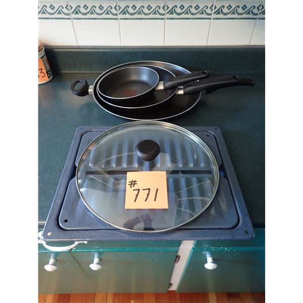 ROASTER, FRY PANS & LID