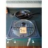 Image 1 : ROASTER, FRY PANS & LID