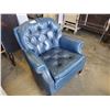 Image 2 : GREEN LEATHER BUTTON BACK CHAIR