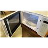 Image 2 : NEW PANASONIC 1100W HIGH POWER MICROWAVE MODEL NN-SG656W