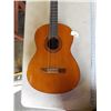 Image 2 : AS NEW YAMAHA C40 ACOUSTIC GUITAR