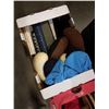Image 2 : 3 BOXES OF WICKER BASKETS, NECK PILLOWS AND PHOTO ALBUMS
