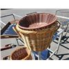 Image 2 : Lot of wicker baskets and weekly chalkboard tray