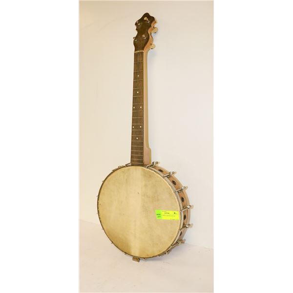 ANTIQUE MAPLE BANJO NEEDS STRINGS