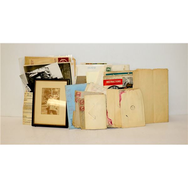 SELECTION OF VINTAGE PHOTOS AND LETTERS