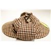 Image 2 : ANTIQUE HARRIS TWEED LONDON SHERLOCK HOLMES