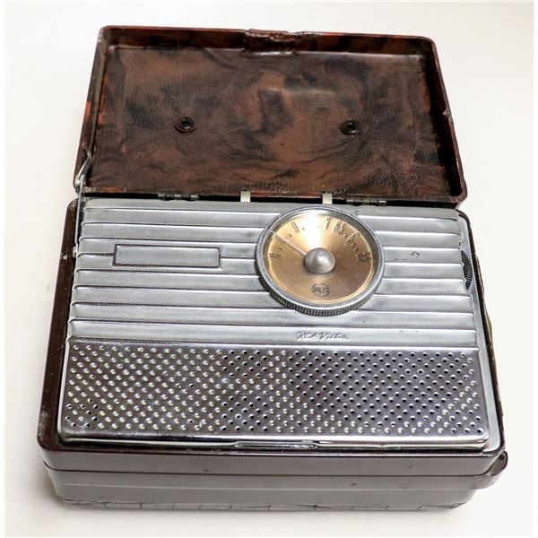 RCA VICTOR PORTABLE TUBE RADIO UNTESTED