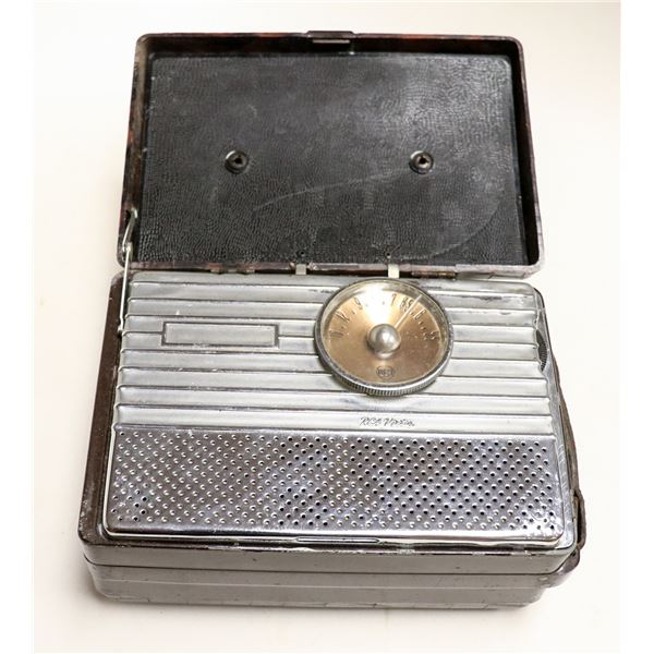 RCA VICTOR PORTABLE TUBE RADIO UNTESTED