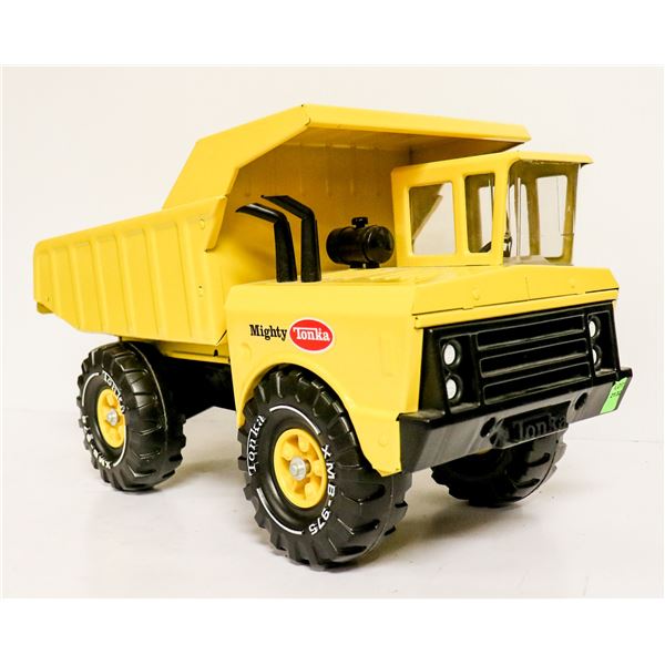VINTAGE TONKA MIGHTY DUMP TRUCK IN EXCELLENT