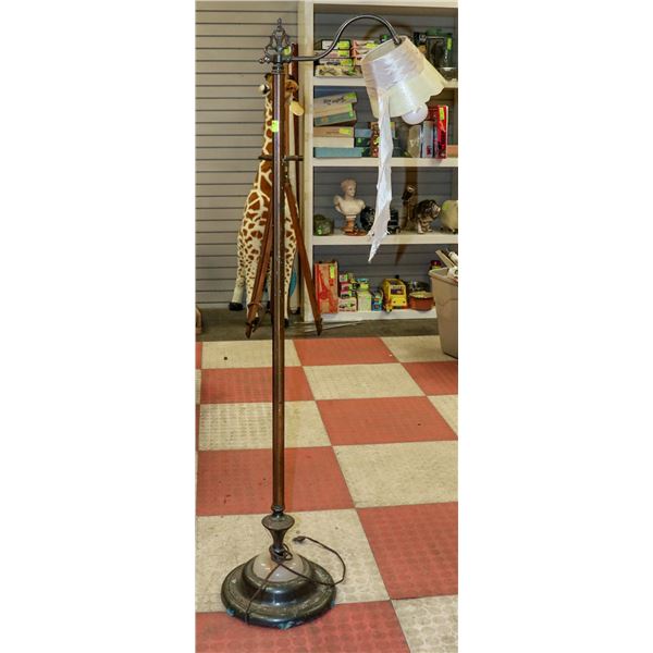ANTIQUE BRIDGE FLOOR LAMP NEEDS SOCKET REPAIR