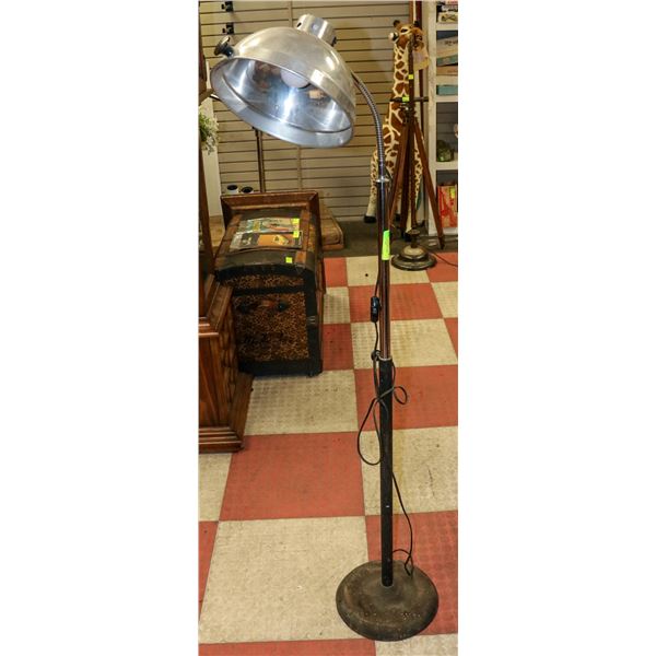VINTAGE INDUSTRIAL FREE STANDING LAMP