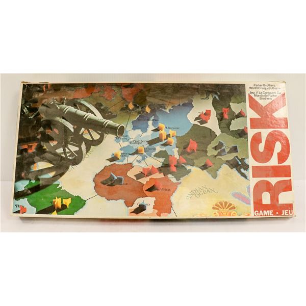 VINTAGE RISK BOARD GAME