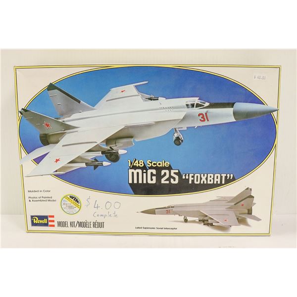 VINTAGE 1/48 MIG 25 FOXBAT MODEL KIT