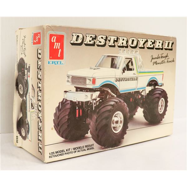 VINTAGE AMT DESTROYER 2 MODEL KIT IN BOX
