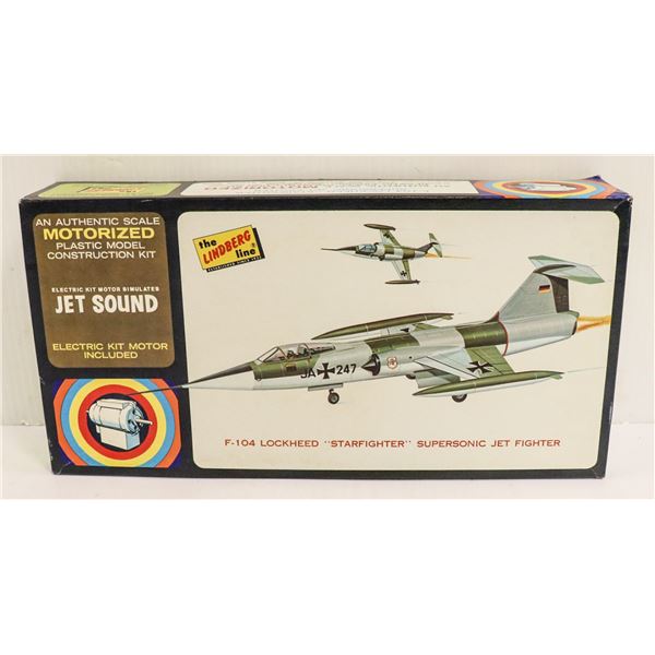 VINTAGE LINDBERG F104 STARFIGHTER SUPERSONIC MODEL