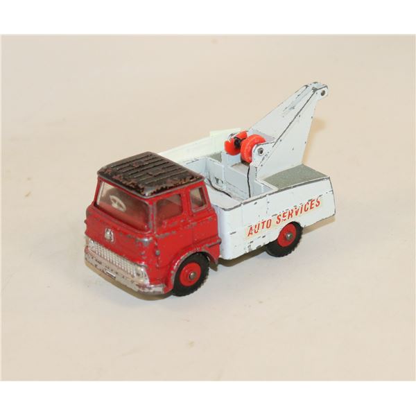 DINKY TOYS CRASH TRUCK TOW TRUCK
