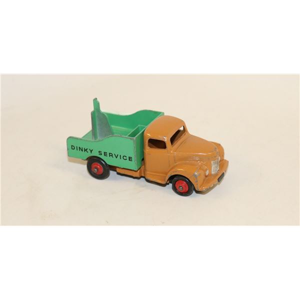 DINKY TOYS COMMER TRUCK