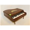 Image 2 : ANTIQUE CHILDRENS GRAND PIANO