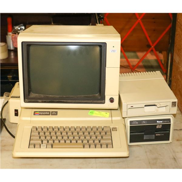 RARE APPLE 2E PERSONAL COMPUTER WITH MONITOR AND