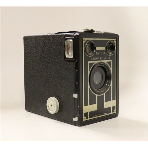 ANTIQUE BROWNIE 6-16 TARGET CAMERA