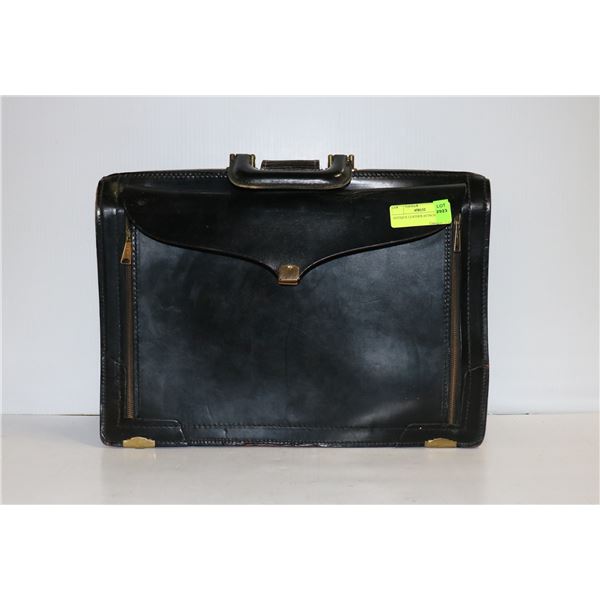 ANTIQUE LEATHER ATTACH CASE