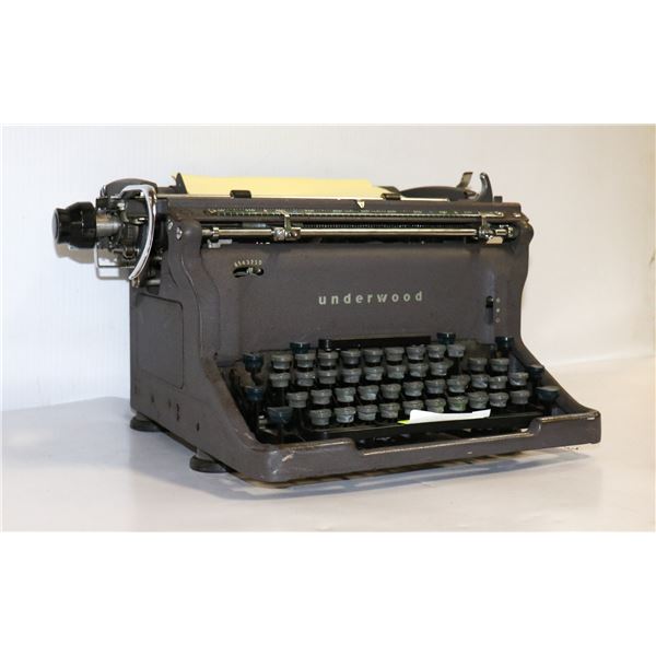 ANTIQUE UNDERWOOD TYPEWRITER GREY