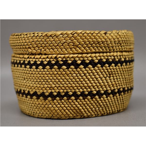 NATIVE AMERICAN MAKAH BASKETRY CONTAINER