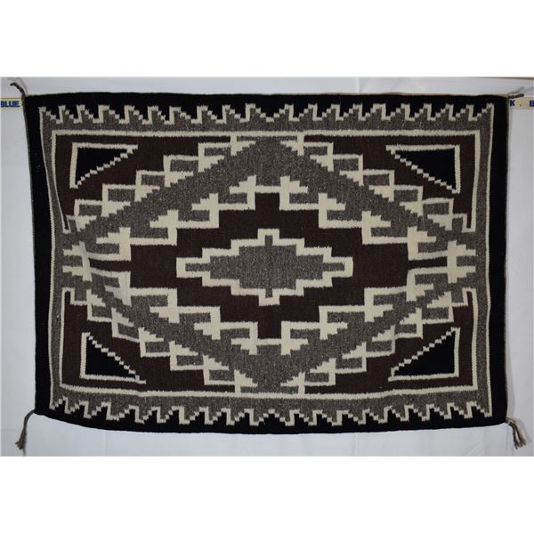 NATIVE AMERICAN NAVAJO WEAVING