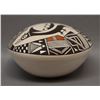 Image 5 : NATIVE AMERICAN ACOMA POTTERY SEED JAR BY R CONCHO