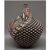 Image 1 : NATIVE AMERICAN ACOMA POTTERY VASE BY SANDRA VICTORINO