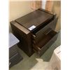 Image 2 : 2 DRAWER NIGHT STAND 15 X 28 X 24.5"