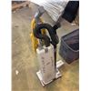 Image 2 : MICHAEL'S 500 ELECTRONIC UP RIGHT VACUUM